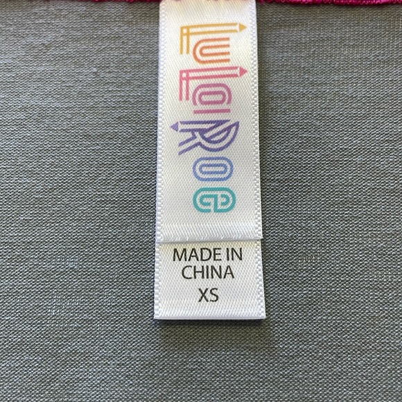 LulaRoe Gray with Raspberry Trim  Perfect T Top-0571 - Picture 10 of 11